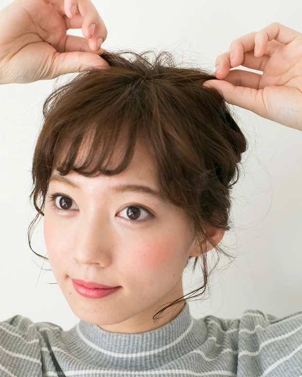 ボブ ヘアアレンジ ボブヘアでもおだんごはできる! 波ウェーブの無造作感が可愛いまとめ髪アレンジ_5
