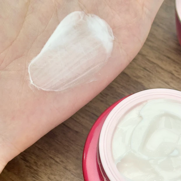 テクスチャー SHISEIDO エッセンシャルイネルジャ  ハイドレーティング クリーム