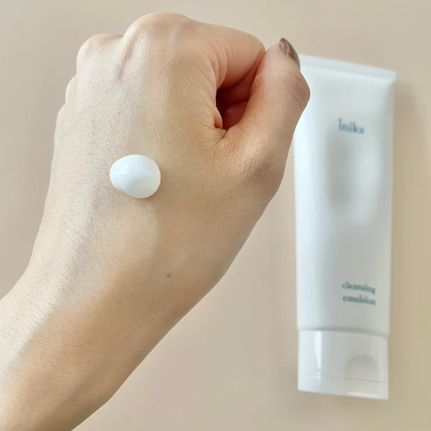 敏感肌でも安心して使える!iniksのリキッド ファンデーション&クレンジング エマルジョン_3_1