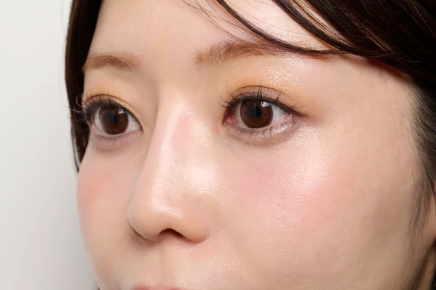 クリスマスコフレ 2025　RMK ブリーズ ブリス エスケープ アイズ＆ブラッシュ パレット　塗ってみた