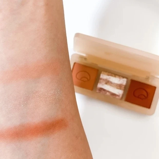 【中国コスメ】LEEMEMBER（リメンバー）3色マロンアイシャドウパレット #01 ナッツビスコッティ_スウォッチ