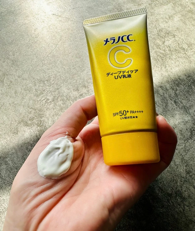 【バズリ中】メラノCC 日焼け止めディープディケアUV乳液はどう?使用感は?_3