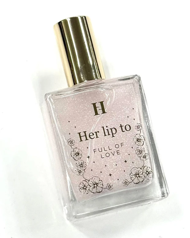 Her lip to BEAUTY HOLIDAY Mini Perfume Oil - FULL OF LOVE -