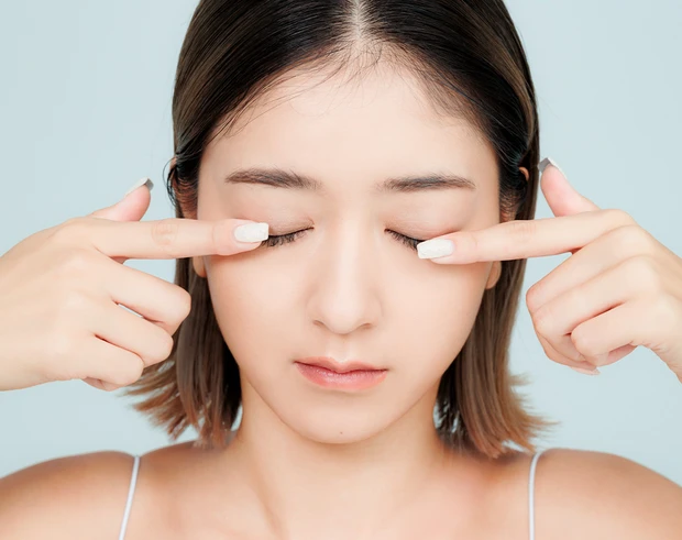 みちょぱ マキア 池田美優 まつげをいたわるマスカラの落とし方③ アイシャンプーを使用