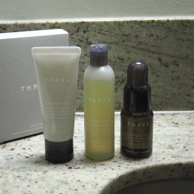 THREE スキャルプ＆ヘア トリートメント リムーバー＆オーダレンジ R トライアルキット