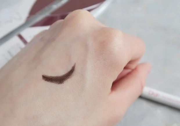 ピーチブラウン