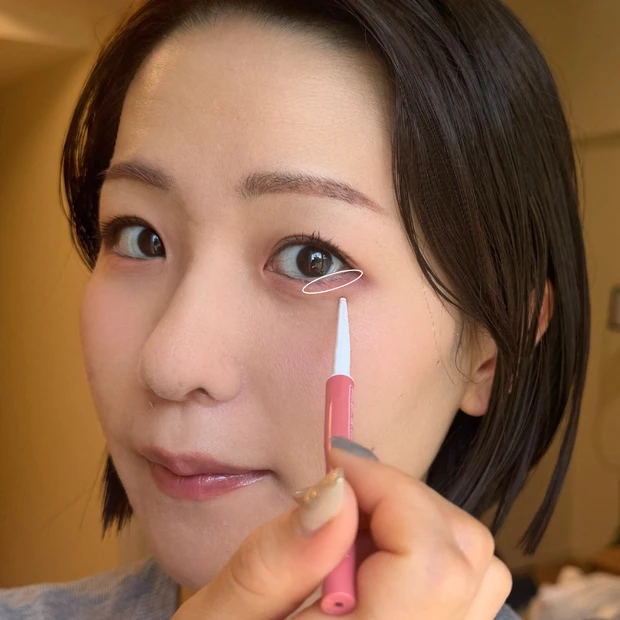 CANMAKE キャンメイク クリーミータッチライナーシアー トゥルーレッド 仕上がり