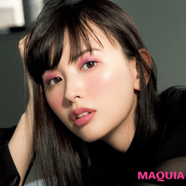 夜遊びメイクはピンクアイで決まり！ ミラーボールのような眩さを目元に