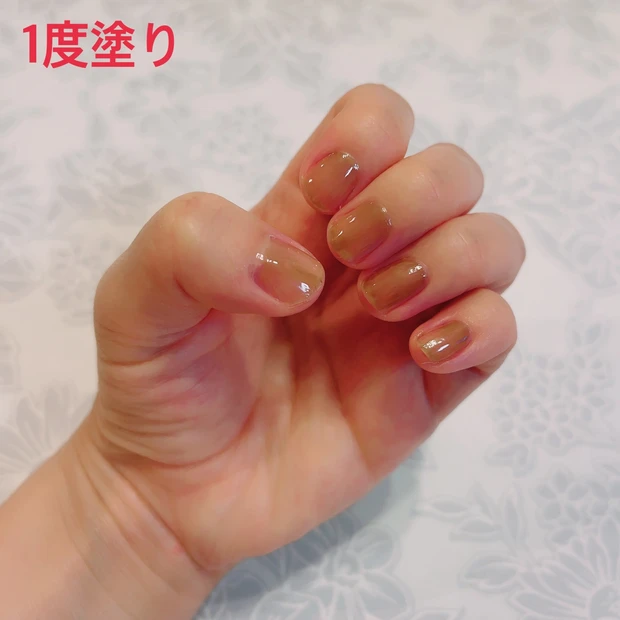 キャンメイクのカラフルネイルズ N72の1度塗り