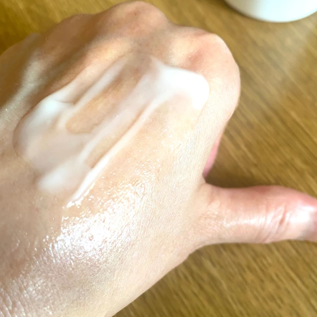 はちみつが10％も入ってる！HACCHIの極上ハンドケア_2_2