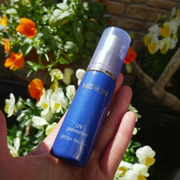 義務感なく塗りたくなる。大人を満足させるラグジュアリーな「日やけ止め美容液」で初夏を。