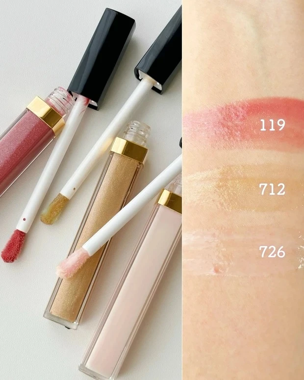 アディクション ホリデー アディクション ザ ファンデーション リフトグロウ キットをスウォッチ