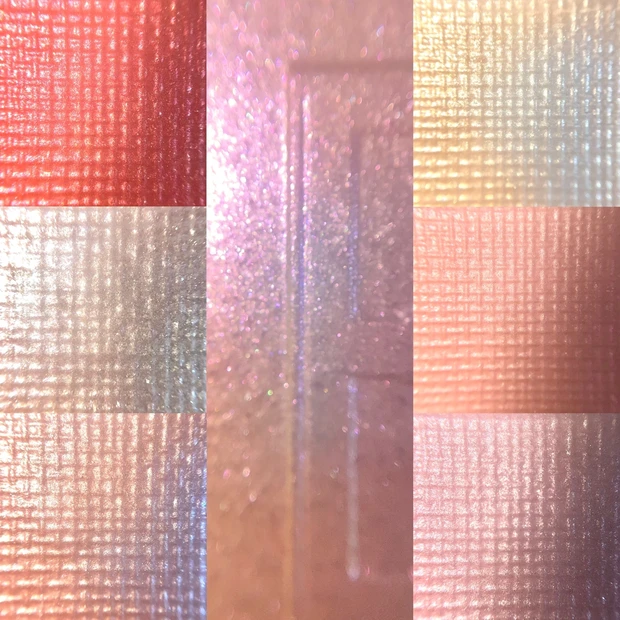 BOBBI BROWN(ボビイブラウン)ホリデーコレクション2022 リュクスアイ&チークパレット インカンデスントグロウ　スウォッチ