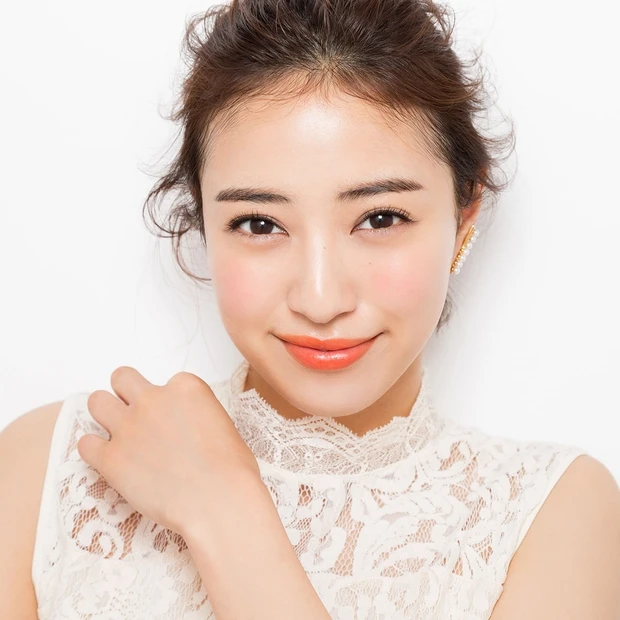 リップグロスのツヤ感とボリューム感を長持ちさせるひと手間テク