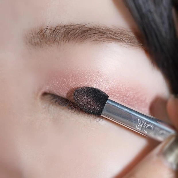 【マキア表紙メイク】MAQUIAの1月号の表紙を飾る広瀬アリスさんのメイクに挑戦！女優メイクに近づくポイントを解説。_8_1