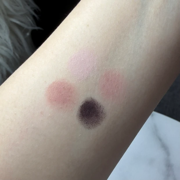 ロムアンド ハンオール アイポットライナー 02 ダスティーローズポット スウォッチ