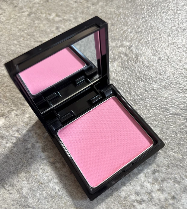 アンドビー　＆be プレストチーク　ライラック　限定色　新色　イエベ　ブルベ　河北裕介　川口春奈　2026 新作　ロフト