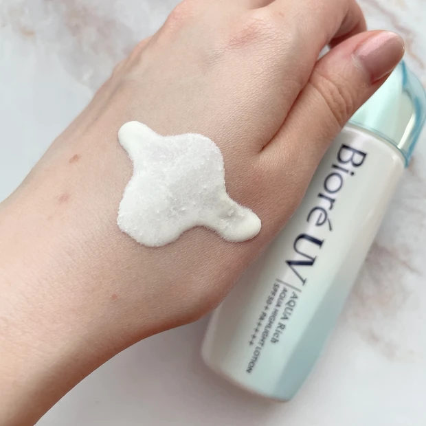 ビオレ 日焼け止め トーンアップ