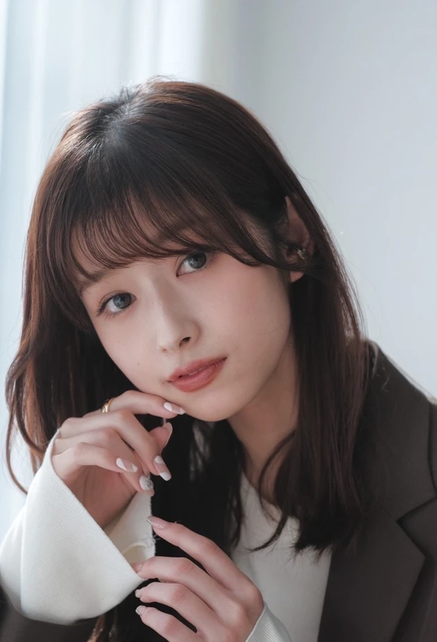 ミディアム ヘア 髪型 30代 40代 ヘアスタイル 暗髪 前髪あり