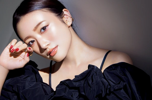 イガリシノブ　ベージュメイク　MAQUIAベストコスメ2023下半期