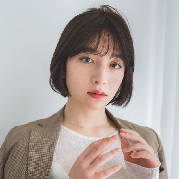 6トーン程度の暗髪