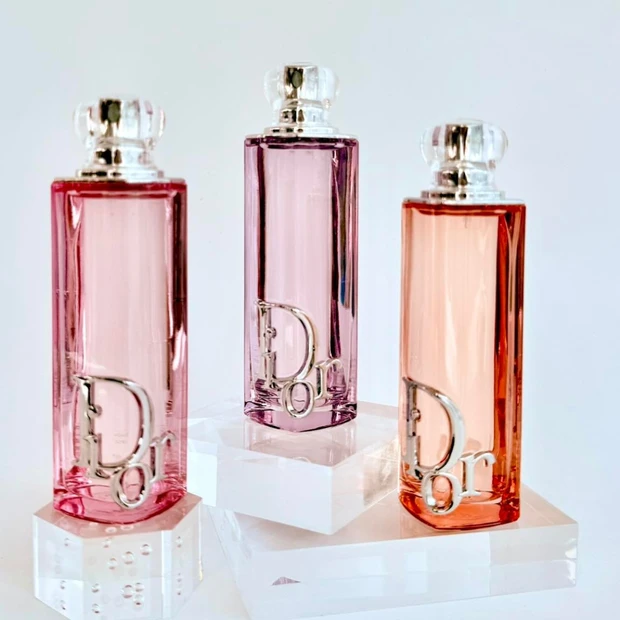 ディオール アディクトから新作フレグランスが誕生! リップのようなパッケージで3種の香りがお目見え