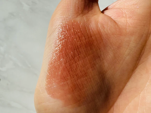 KATEのリップモンスターのスウォッチ(EX-3 生焼けパンケーキ)