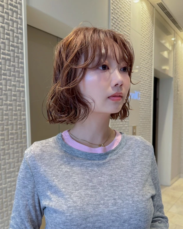 髪型　ボブ　ボブヘア　前髪あり　パーマ　スタイリング