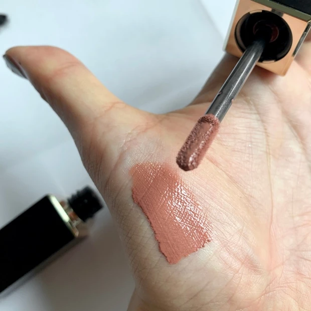 SUQQU  コンフォート リップ フルイド グロウ 105 穏光