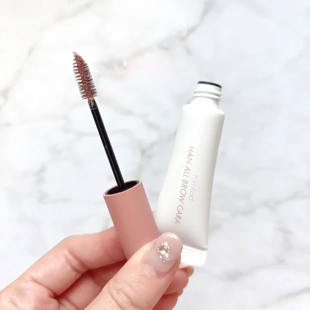 ロムアンド ハンオールブロウカラ 新色10 ブロッサムグレーのパッケージ画像