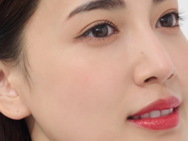 古典的な上品なデザイン&色味(紺・紫・青など)の浴衣に似合うメイク【チーク】