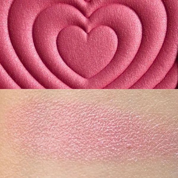 「キャンメイク パウダーチークス＜[P40thx]キューティーベリー＞」のスウォッチ