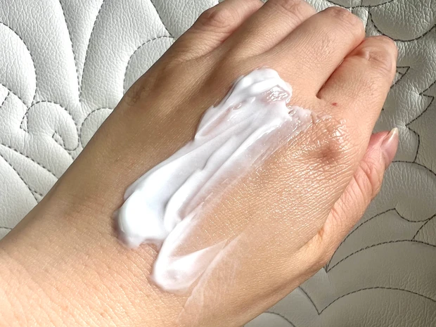 【ユリアージュ】敏感肌でも安心!手肌・爪までケアする毎日ハンドクリーム_2_1