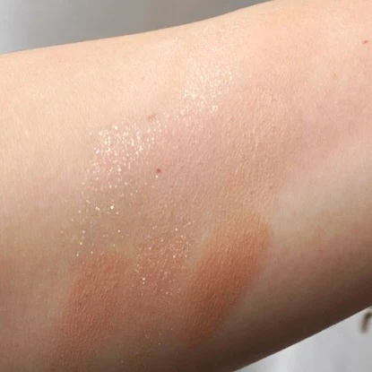 dasique（デイジーク）シャドウパレット 07 ミルクラテのスウォッチ