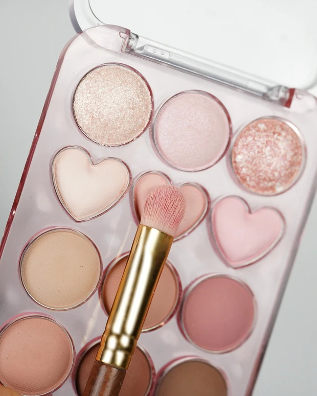 アイメイクの手順３