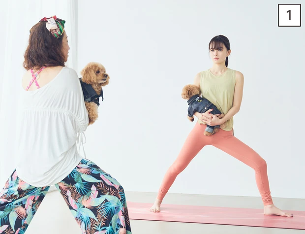 ドッグヨガ　戦士のポーズ①