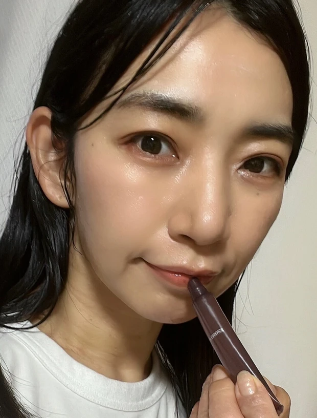 マキアインフルエンサーが「無印良品 エイジングケアリップエッセンス」をお試し！