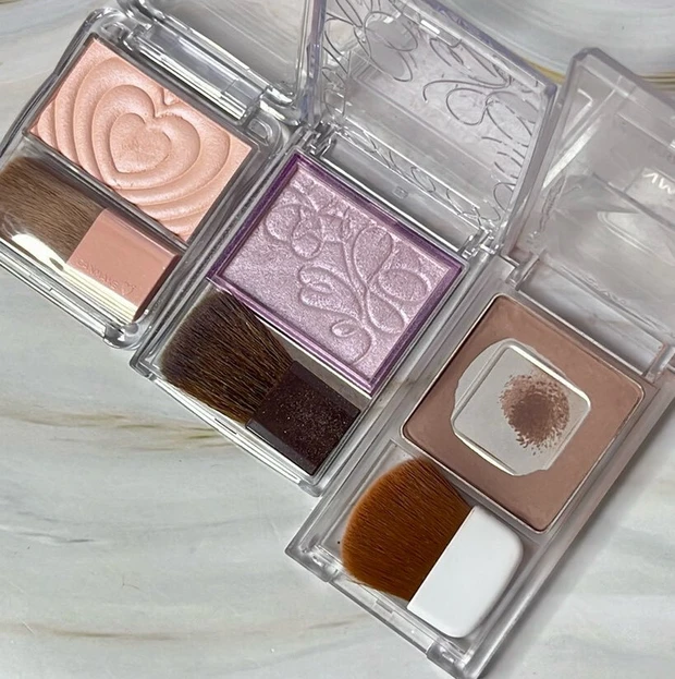 キャンメイク　パウダーチーク　セザンヌ　ニュアンサー