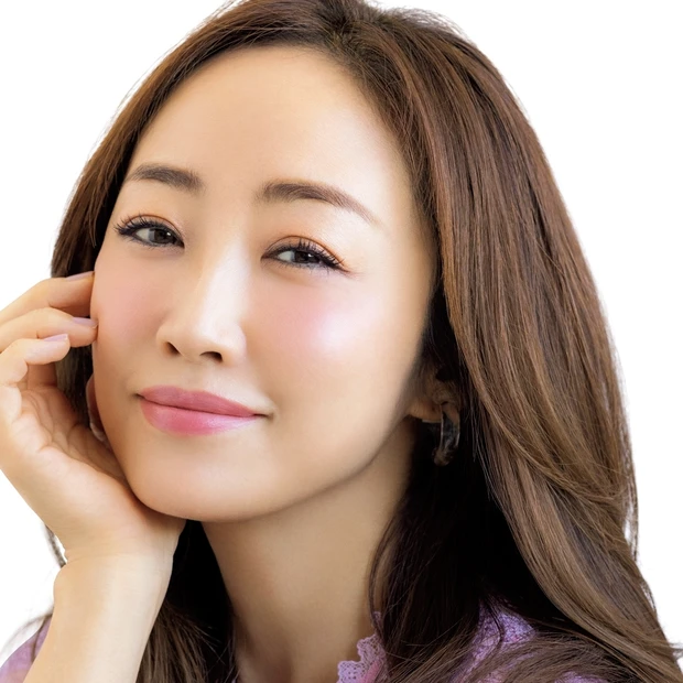 神崎 恵さんのスキンケアQ&A。毛穴、乾燥、ニキビetc.… お肌の悩み…