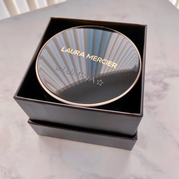 【人気の理由が判明👀】ローラ メルシエのクッションファンデで1日中パーフェクトなお肌に✨“自分だけ”の特別仕様にする裏技も😍_3_1