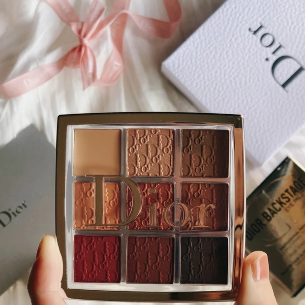 【速報2019春新色】6720通りのアイメイクが可能♪Diorバックステージアイパレットから新色アンバー登場