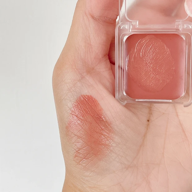 ちふれ リップ＆チーク BE10 スウォッチ