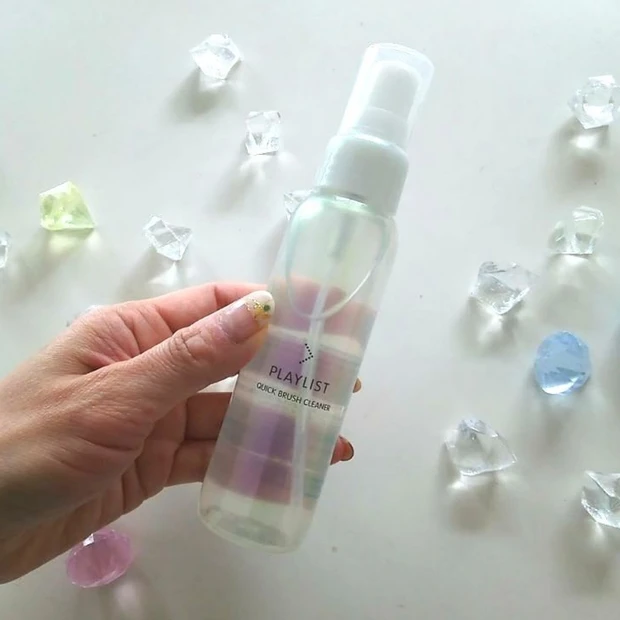 スプレー式のブラシクリーナーでいつでも手早く簡単お手入れしませんか♡