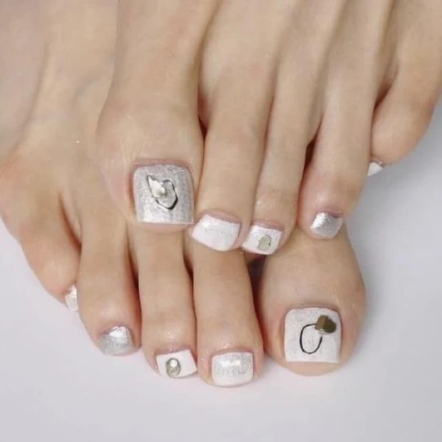 フットのニュアンスネイル