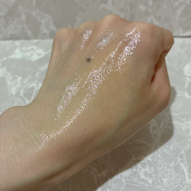 DEW タンタンリンクルクリーム テクスチャー