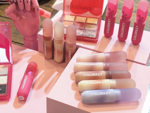 中国コスメcolorkey（カラーキー）