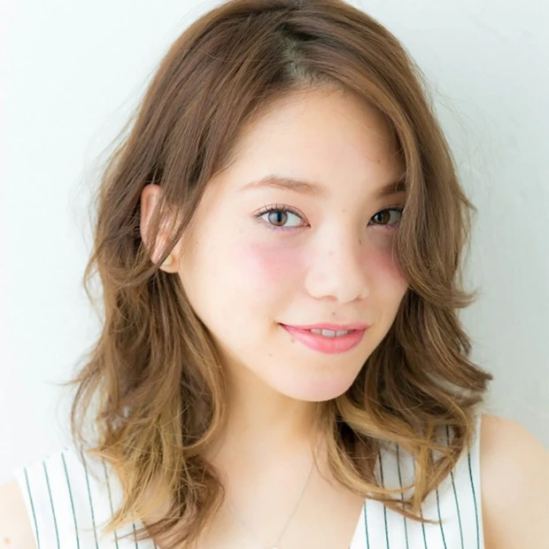 気取らないおしゃれ感を出すなら、これ！ 大人のニュアンスウェーブ