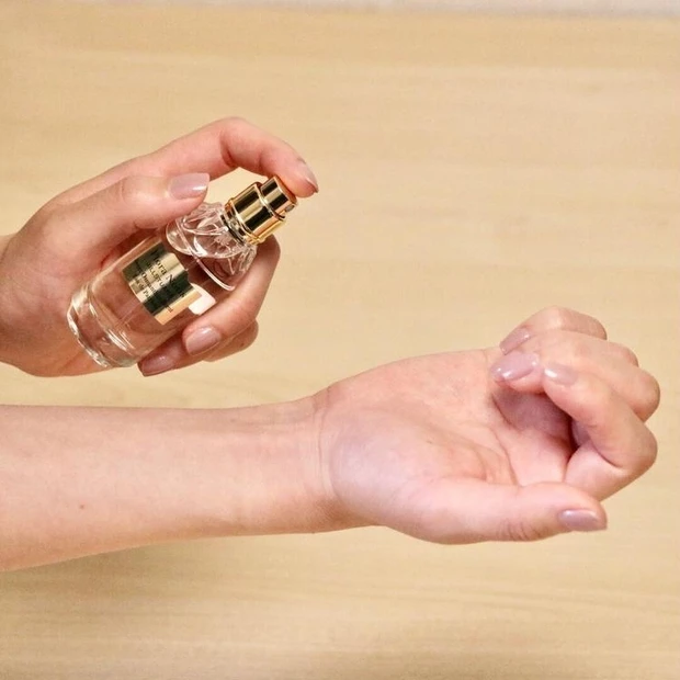 フローラノーティス　ジルスチュアート スウィートオスマンサス 、リペアヘアオイル 