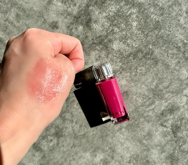 HERA センシュアルフィッティンググロウティント 20