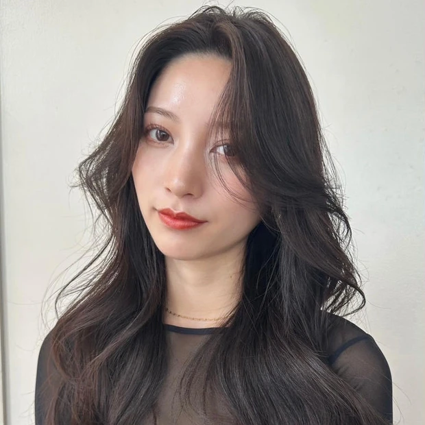 ロング ヘア 髪型 ヘアスタイル 大人 前髪なし